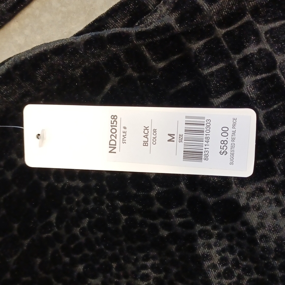 Andrea Jovine Tone on Tone Velour Top NWT - Picture 4 of 7